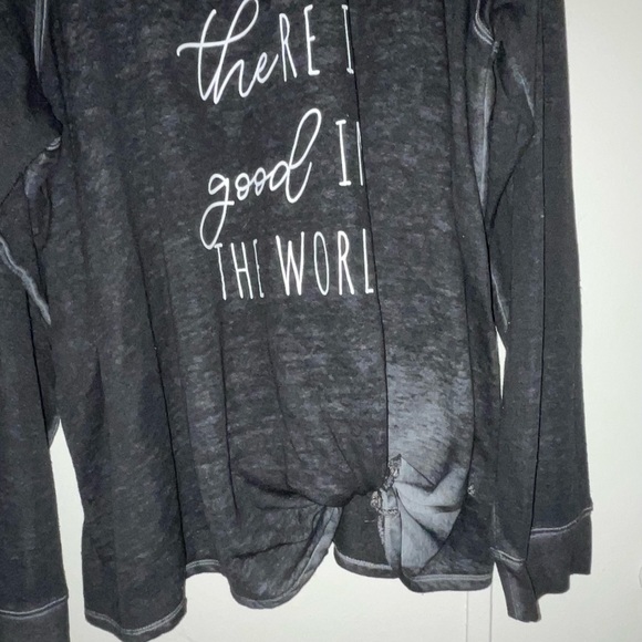 Est 1946 super soft gray long line blouse, size 26/28 - Picture 13 of 14